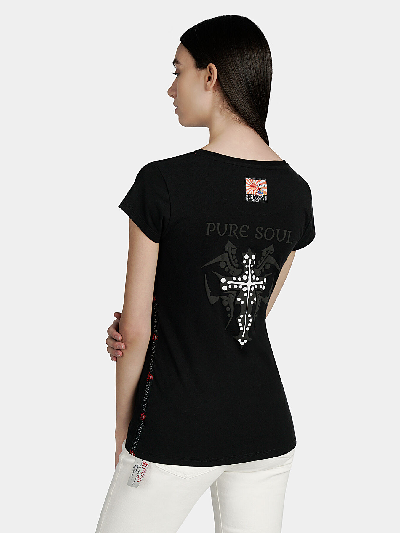 Black t-shirt with logo details brand GINZA MODE