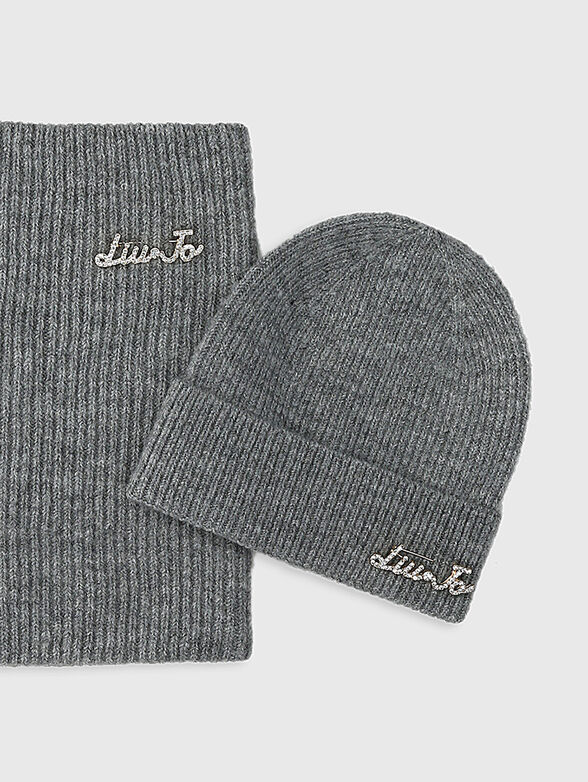 Scarf and hat set with logo accent - 2