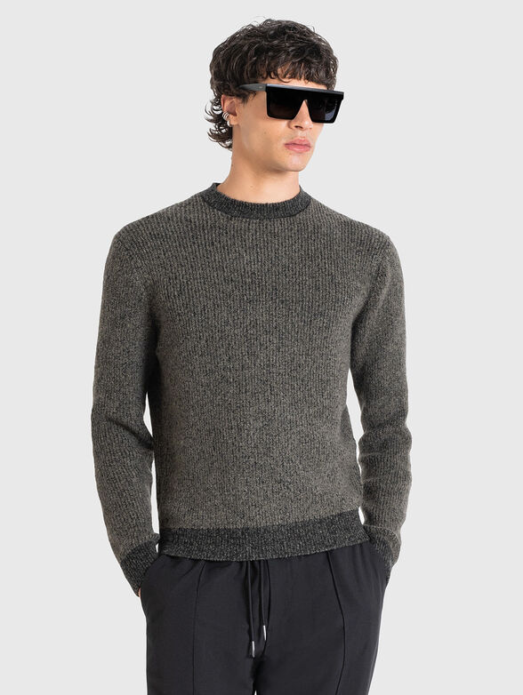 Sweater with contrast cuffs - 1