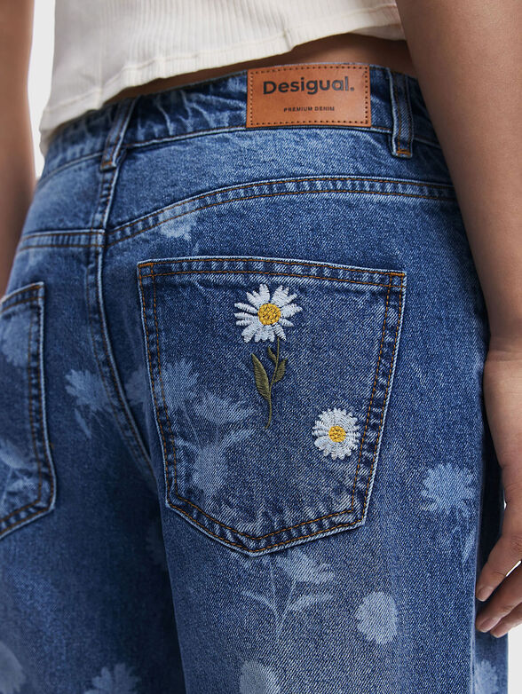 Jeans with floral embroidery - 5