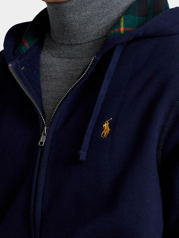 Blue sweatshirt with hood and zipper - 3