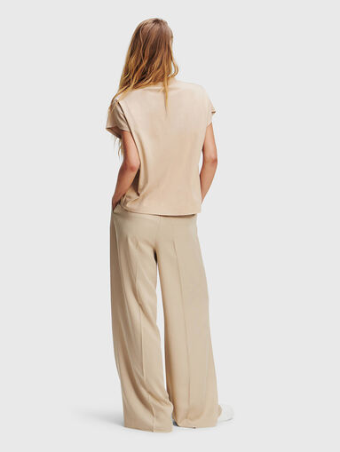 Beige T-shirt with contrasting logo - 3