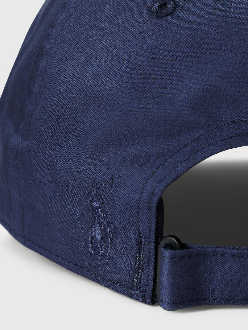 Dark blue hat with logo detail - 3