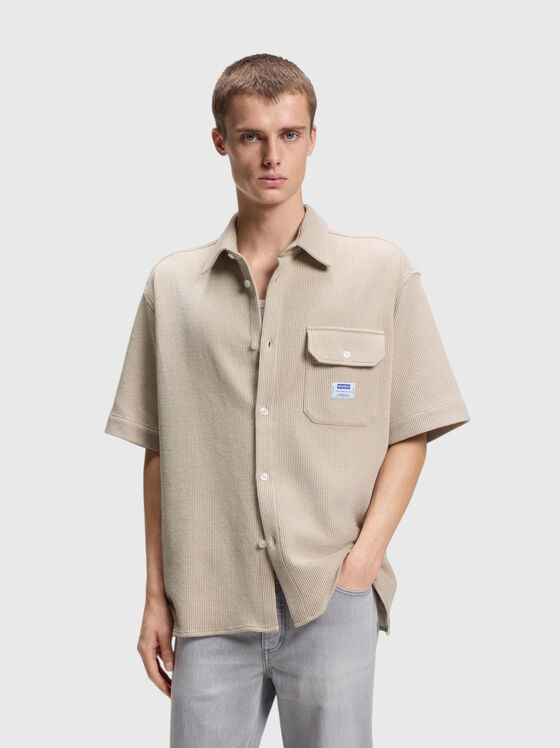 Short-sleeve shirt with a logo patch - 1