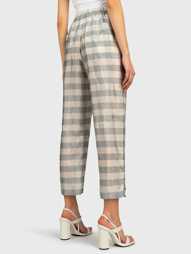 Pants with a checkered print - 3