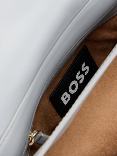 Quilted crossbody bag with gold details - 4