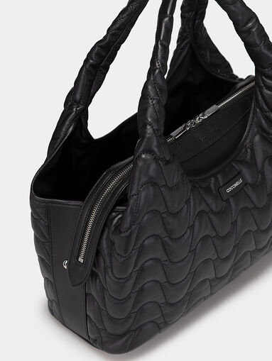 Handbag in black color with quilted effect  - 5