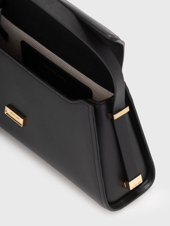Leather bag with golden details - 6