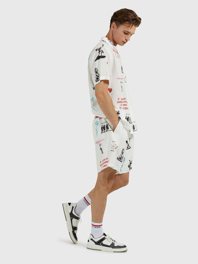 Shorts with graffiti print - 3