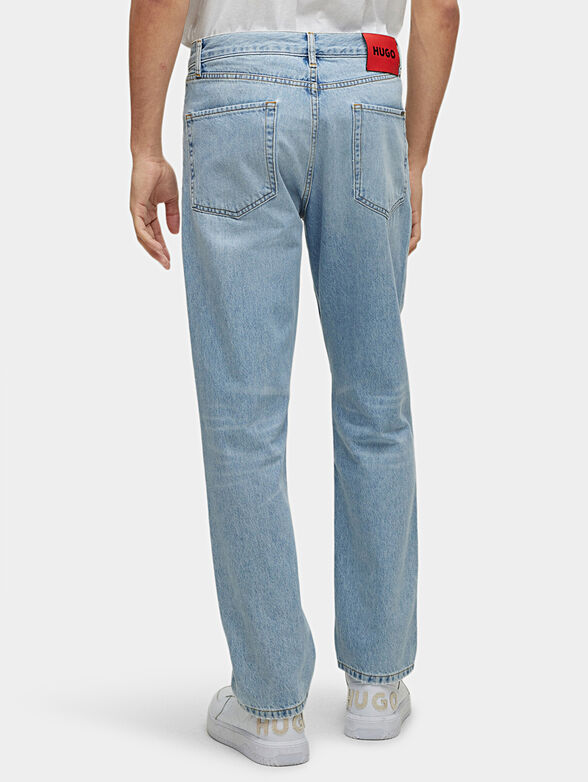 Blue jeans with contrasting logo detail - 2