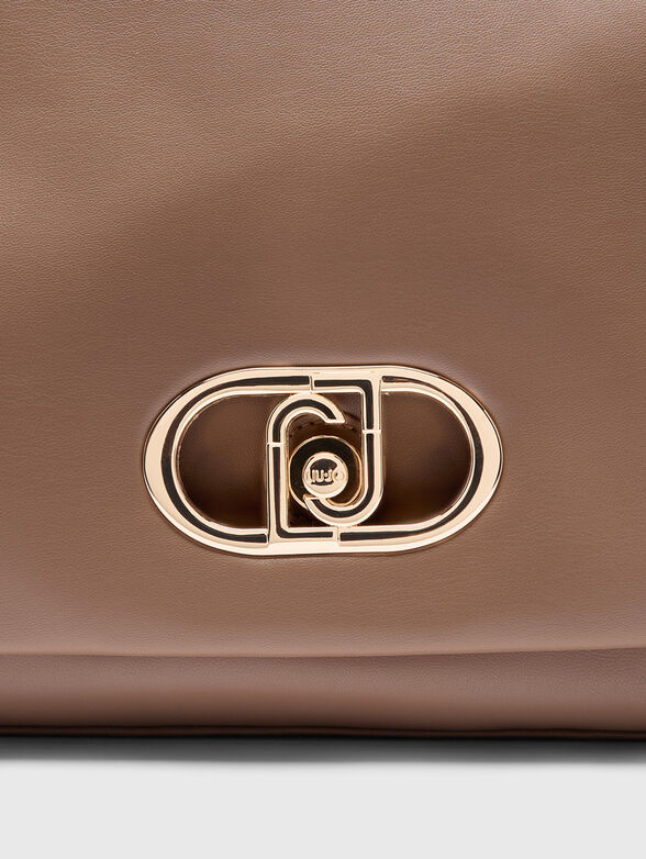 Crossbody bag with an accent handle - 5