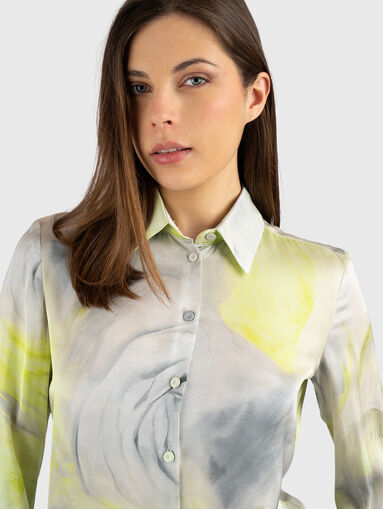 Satin shirt with a floral print - 5