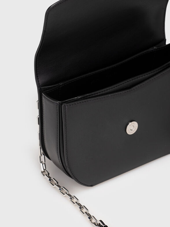 Crossbody bag with chain handle - 6