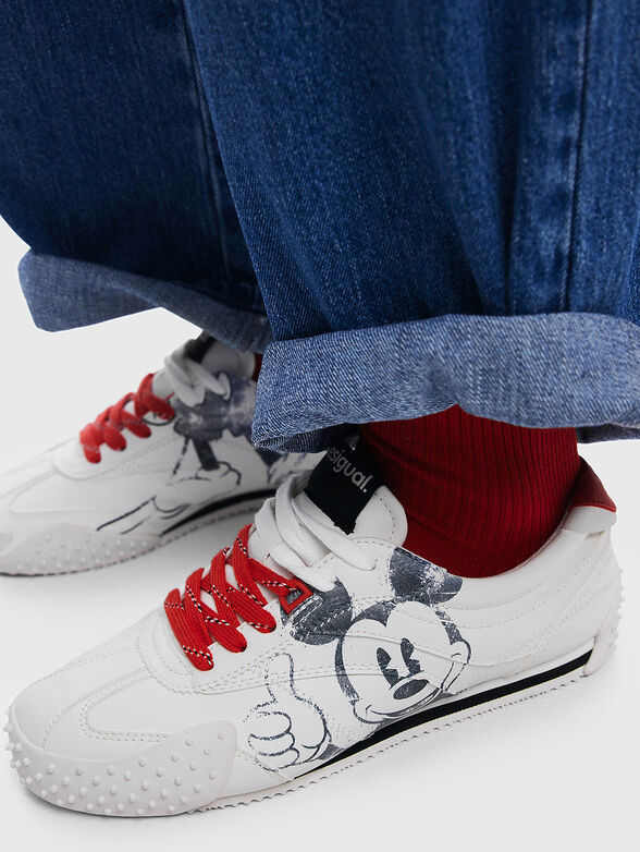 Sports shoes with accent print - 2