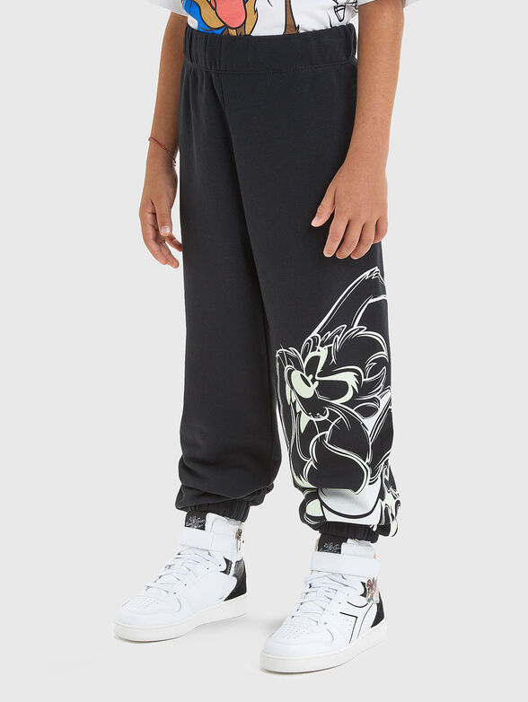 Black sports pants with print - 1
