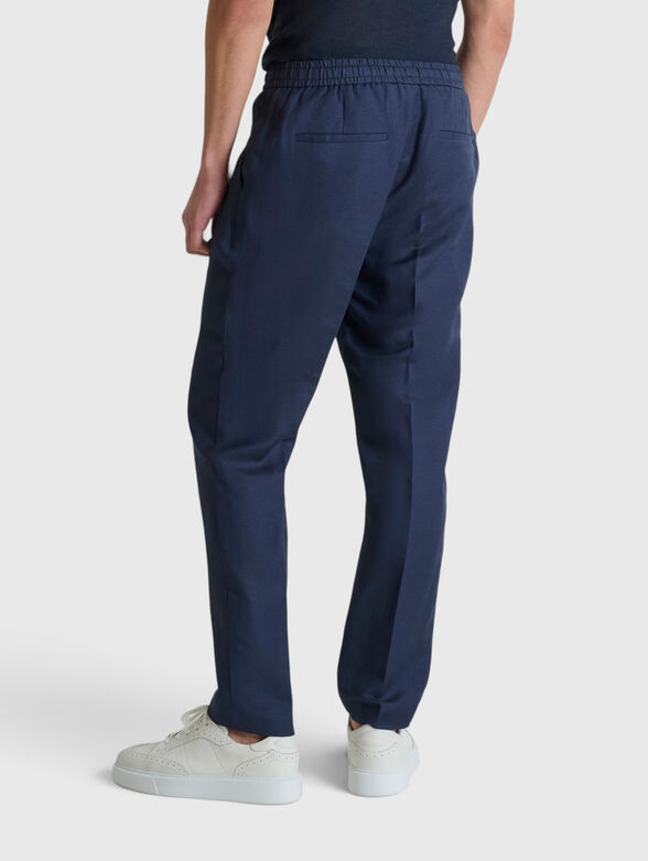 Trousers with a mini logo detail - 2