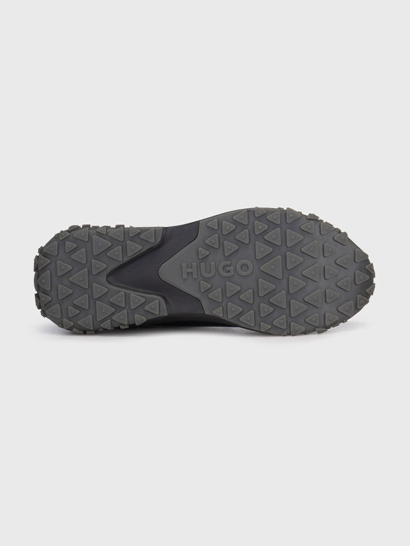 Sports shoes with logo - 4