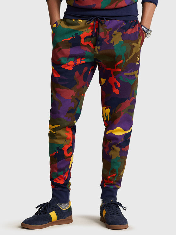 Спортен панталон с камуфлажен принт  - 1
