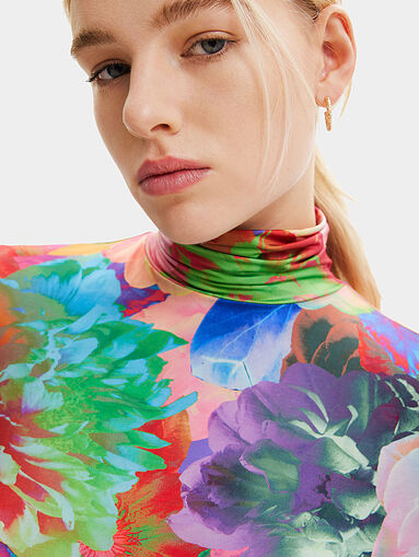 ROYAL turtleneck blouse with multicolor print - 4