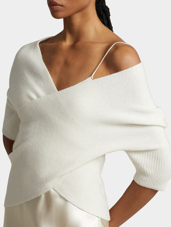 White cashmere sweater - 4