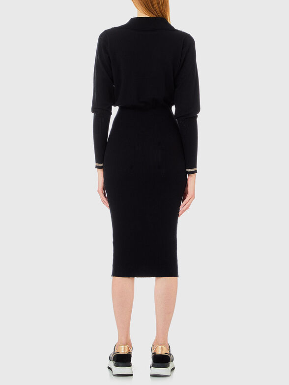 Black V-neck dress - 2