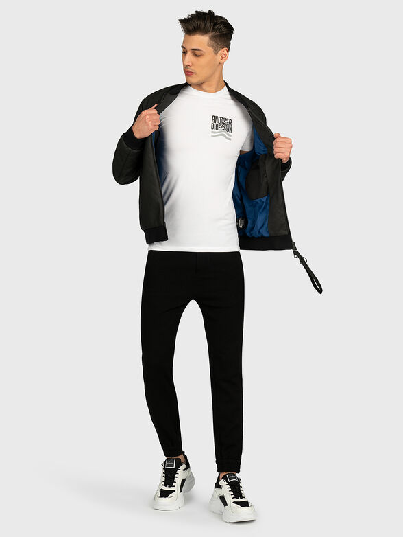 Slim fit t-shirt with attractive print - 4