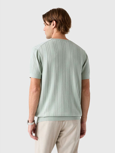 Short-sleeved sweater with an oval neckline - 3