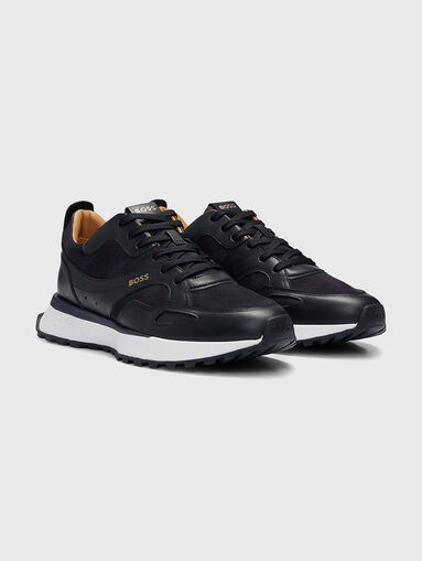 Sports shoes with logo - 3