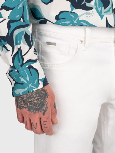 ARGON cropped jeans in white - 4