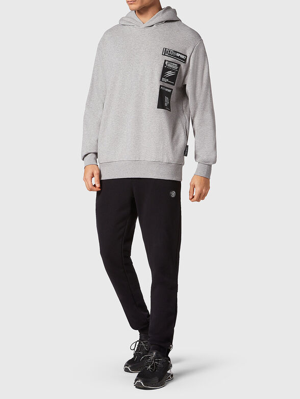 Sweatshirt with contrasting patch - 2