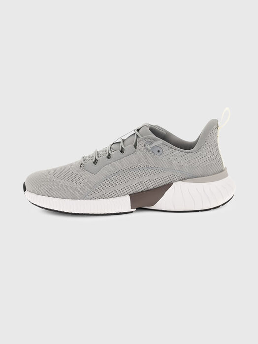 Sport shoes