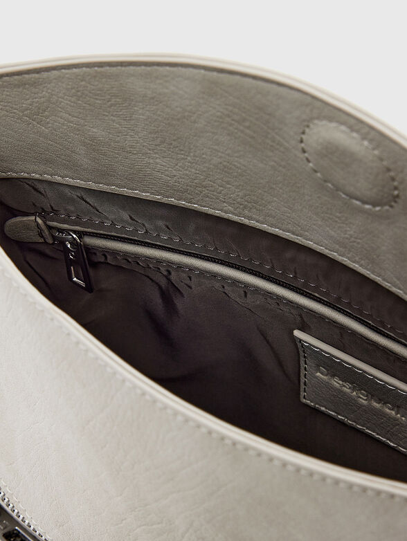 Small bag with detachable decorations - 6