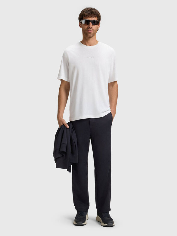 T-shirt with oval neckline in black  - 2