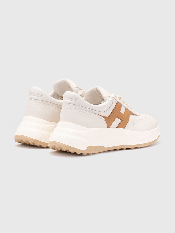 Leather sneakers with a logo detail - 3