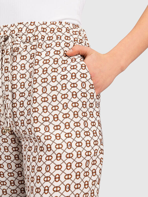 Trousers with multicolor print - 4