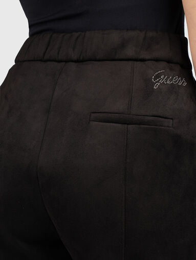 Sports trousers with logo - 3