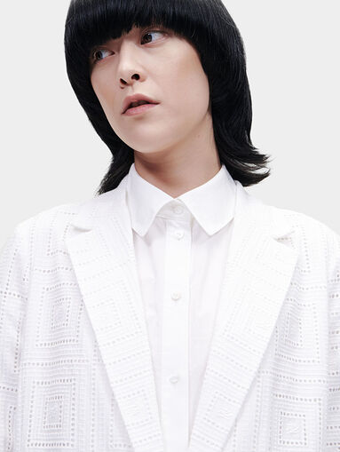 Black cotton blazer with openwork embroidery - 5