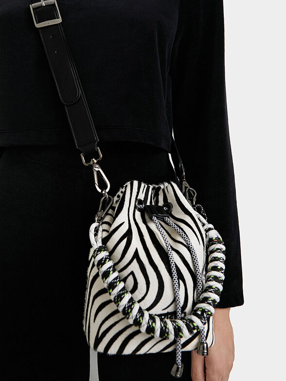 Leather bag with animal print - 2