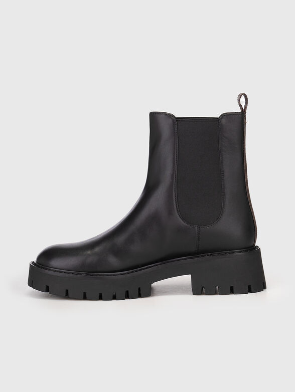 Leather boots with contrast monogram element - 4