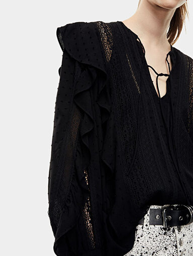 Flounced top with lace inserts - 3