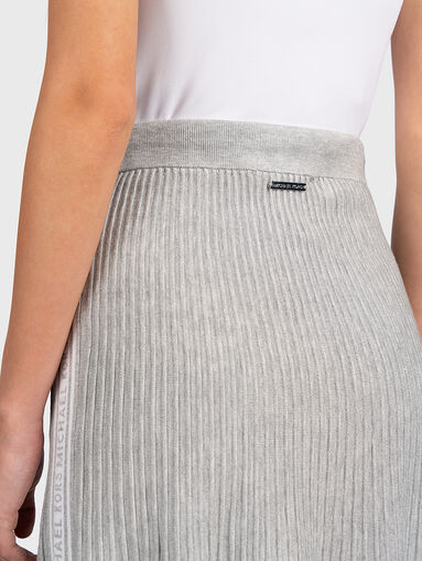 Grey skirt with logo branding - 4