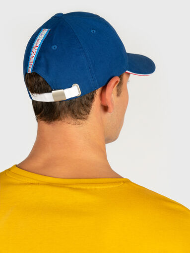 Baseball cap with logo - 5