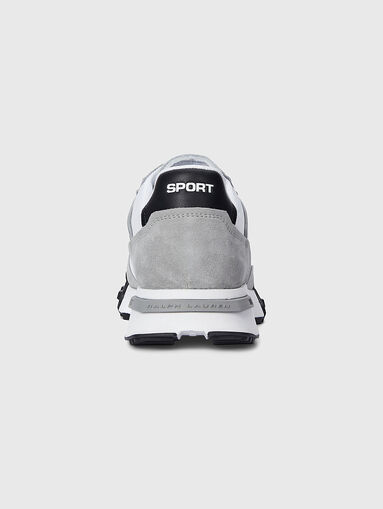 Sports shoes with contrasting details - 3