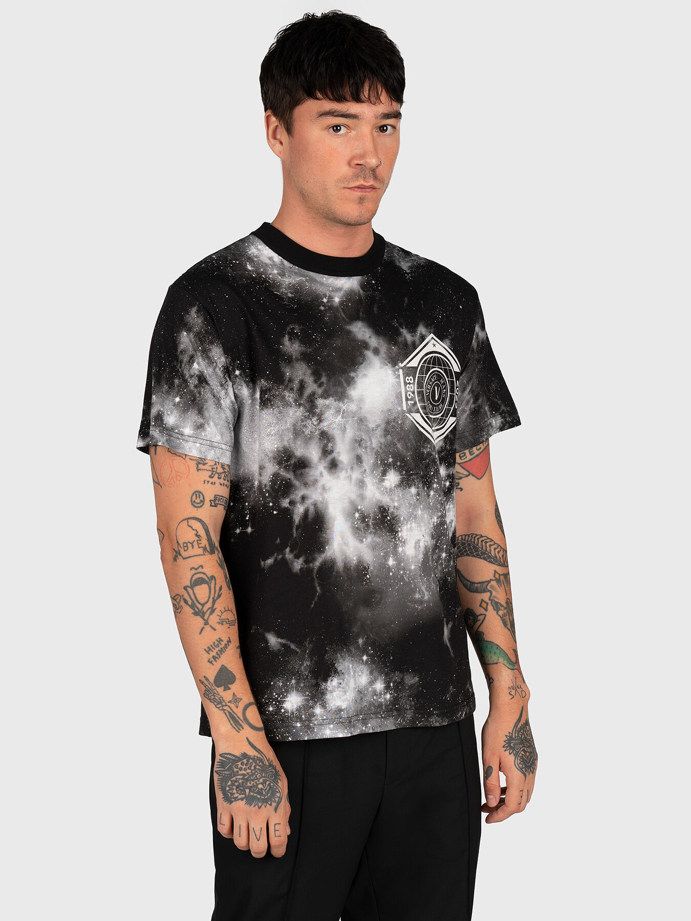 Tシャツ・カットソー VERSACE JEANS SS25 (78GAHC01 CJ01CG89) VERSACE JEANS COUTURE - Printed Cotton T-shirt Versace