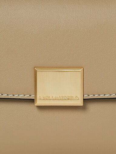 Crossbody bag with chain handle - 4