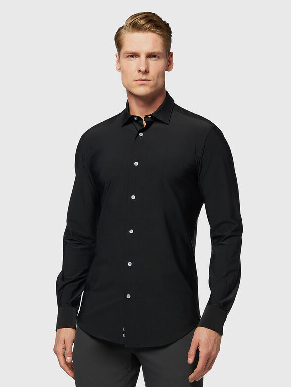 Shirt with contrasting buttons - 1
