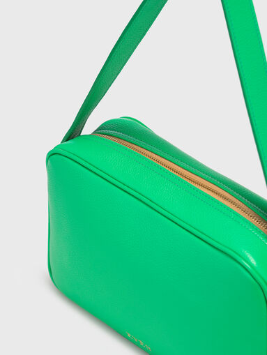 Small leather bag with logo in beige - 5