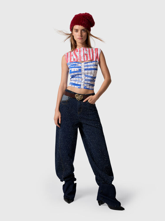 Textured jeans with contrasting pockets - 1