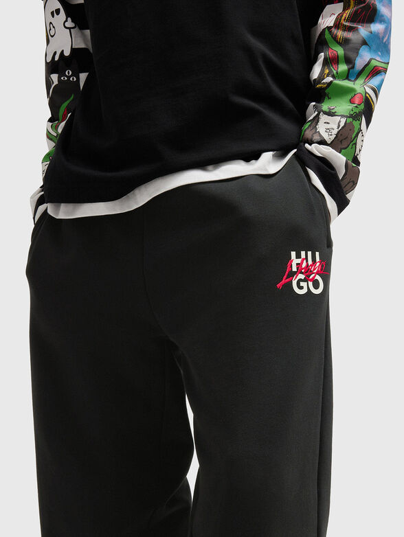 Sports trousers with logo - 3