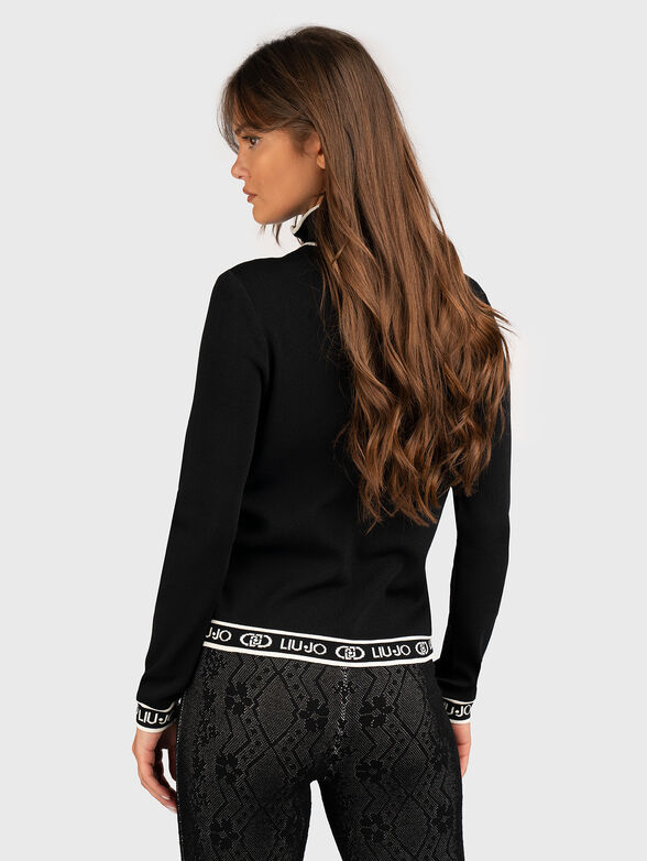 Sweatshirt with floral motifs - 3